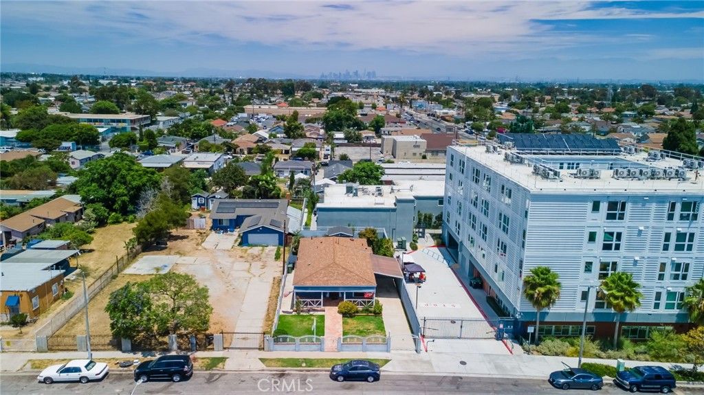 Image 40 of property listing at 451 E 124th, Los Angeles, CA 90061