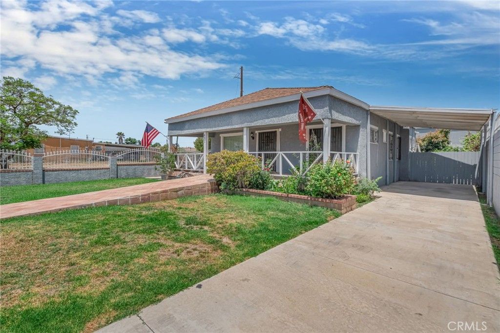 Image 5 of property listing at 451 E 124th, Los Angeles, CA 90061
