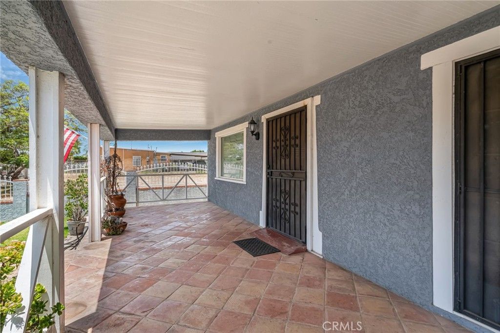 Image 7 of property listing at 451 E 124th, Los Angeles, CA 90061