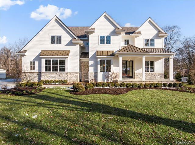 2802 HEATHFIELD Road, Bloomfield Charter Township, MI 48301