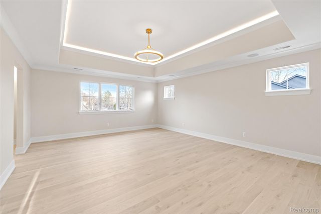 2802 HEATHFIELD Road, Bloomfield Charter Township, MI 48301