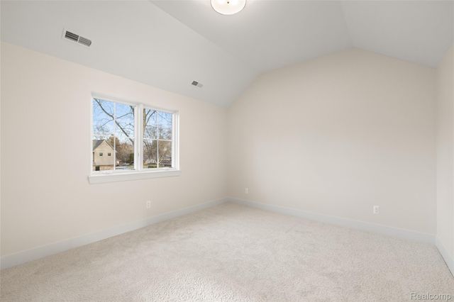 2802 HEATHFIELD Road, Bloomfield Charter Township, MI 48301