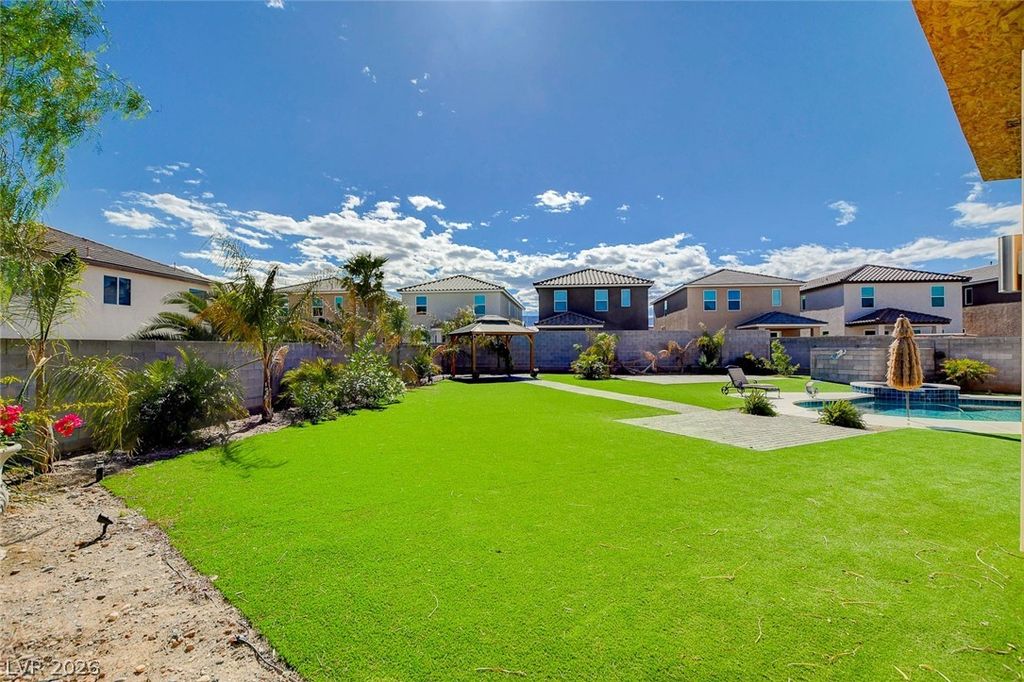 Image 5 of property listing at 9083 Iron Crow Avenue, Las Vegas, NV 89147