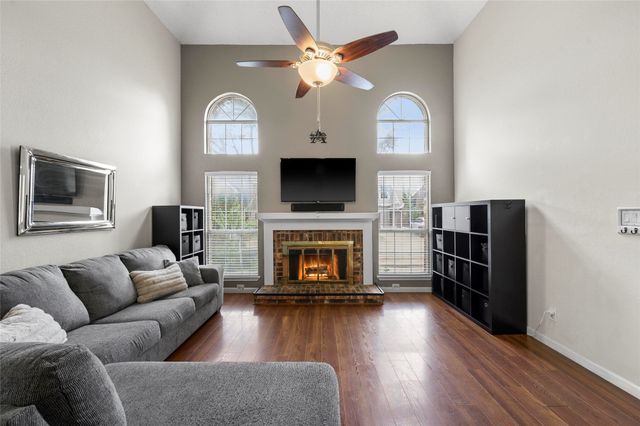 438 Moonlight Way, Irving, TX 75063