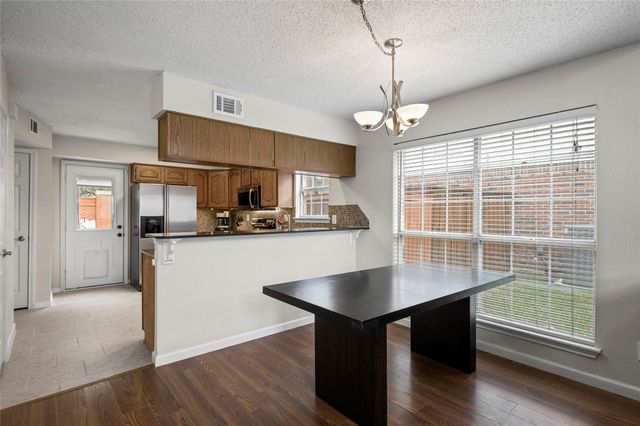 438 Moonlight Way, Irving, TX 75063