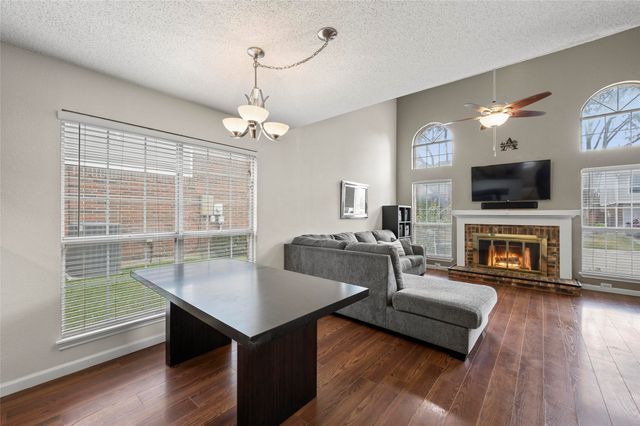 438 Moonlight Way, Irving, TX 75063