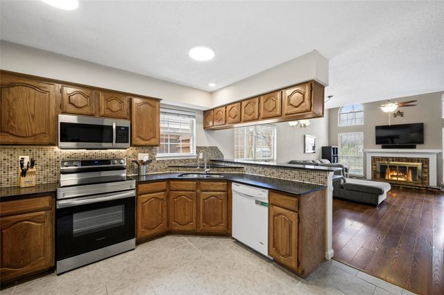 438 Moonlight Way, Irving, TX 75063