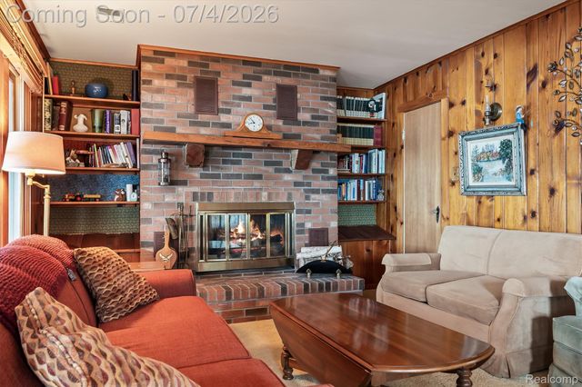 93 Danforth Street, White Lake Charter Township, MI 48386