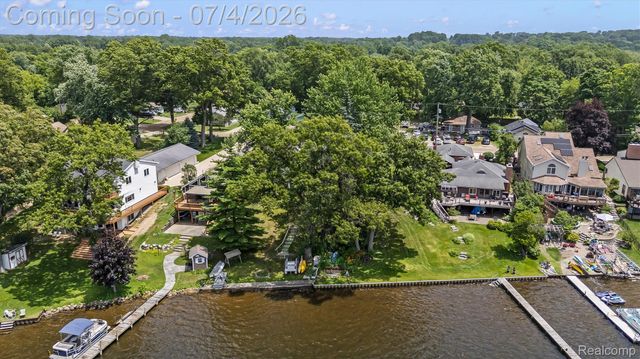 93 Danforth Street, White Lake Charter Township, MI 48386