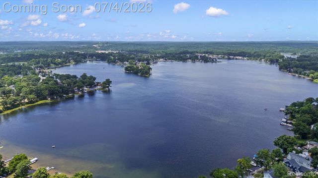 93 Danforth Street, White Lake Charter Township, MI 48386