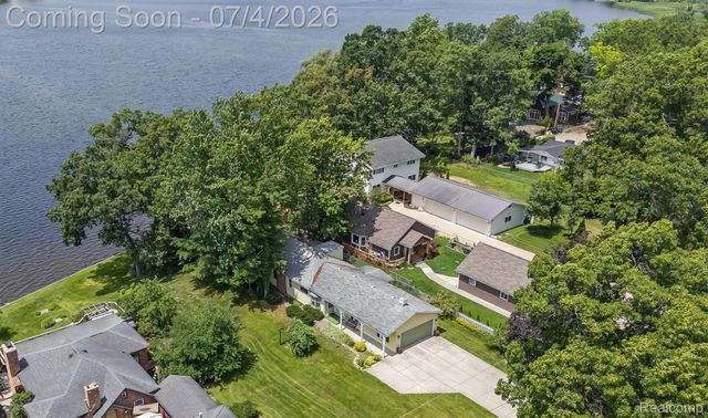 93 Danforth Street, White Lake Charter Township, MI 48386