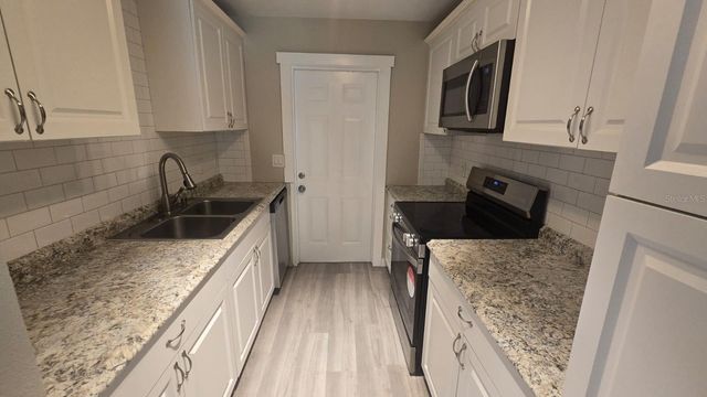 1514 CREST AVENUE, Leesburg, FL 34748