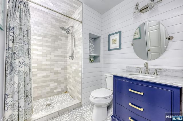 667 Juniper Way 667, Mahwah, NJ 07430