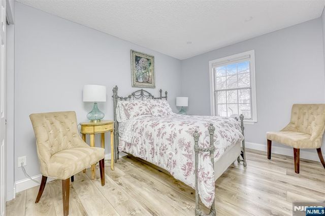 667 Juniper Way 667, Mahwah, NJ 07430