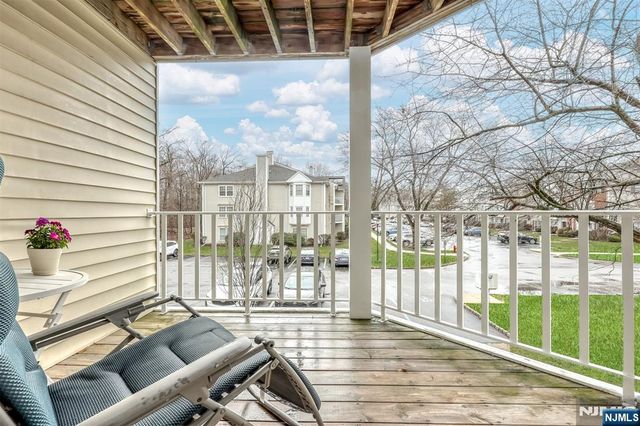 667 Juniper Way 667, Mahwah, NJ 07430
