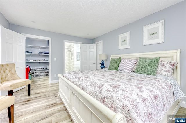667 Juniper Way 667, Mahwah, NJ 07430
