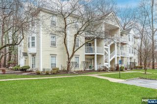 667 Juniper Way 667, Mahwah, NJ 07430