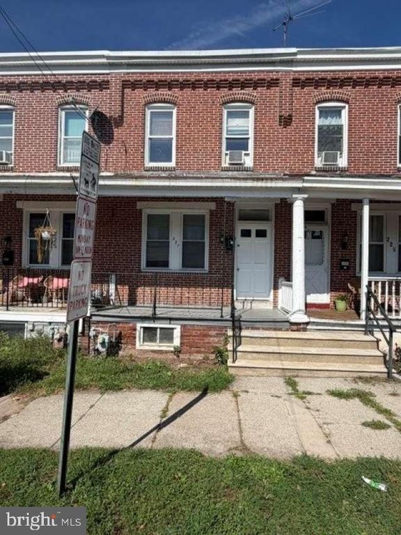 227 BUTTONWOOD ST, NORRISTOWN, PA 19401 — exterior