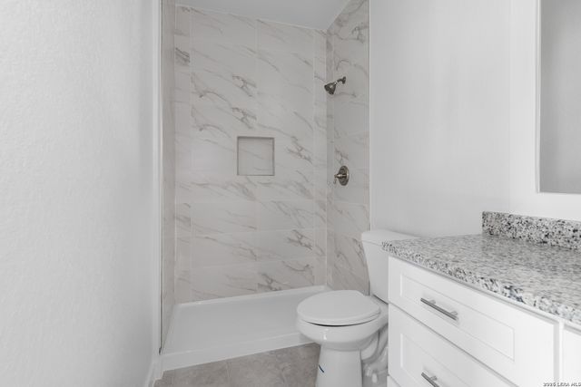 804 Peach, Jourdanton, TX 78026