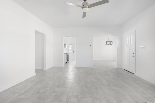 804 Peach, Jourdanton, TX 78026