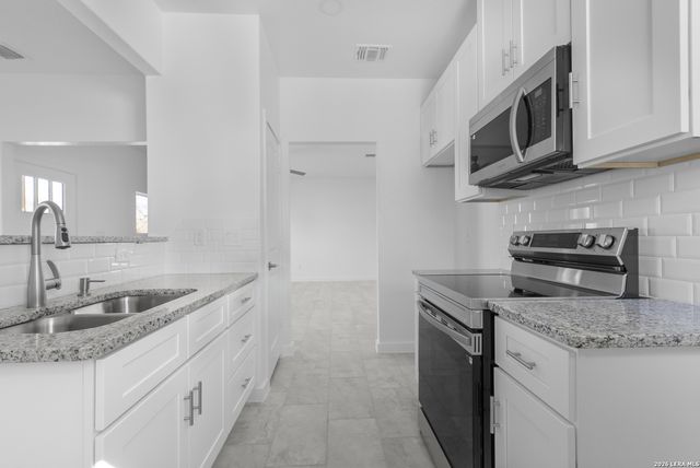 804 Peach, Jourdanton, TX 78026