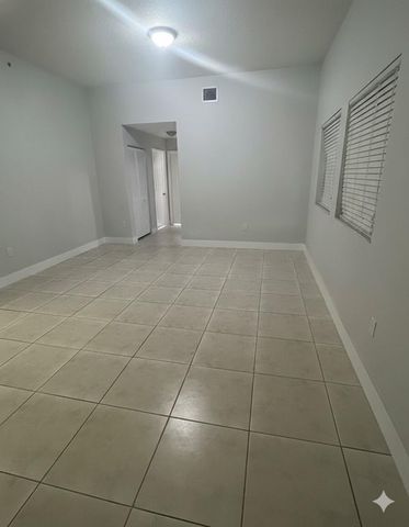 2801 Riverside Drive 204, Coral Springs, FL 33065