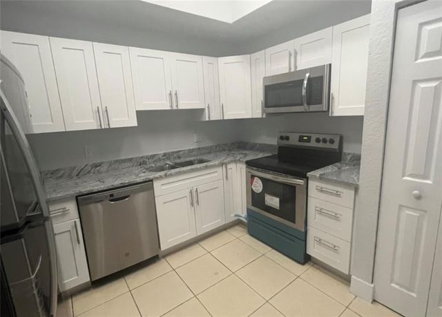 2801 Riverside Drive 204, Coral Springs, FL 33065