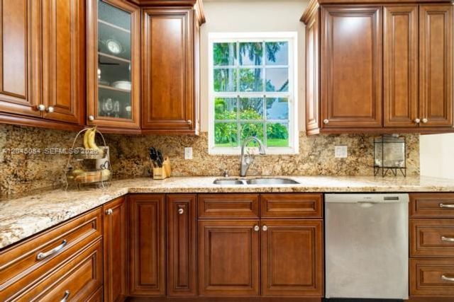 3745 Heron Ridge Ln 3745, Weston, FL 33331