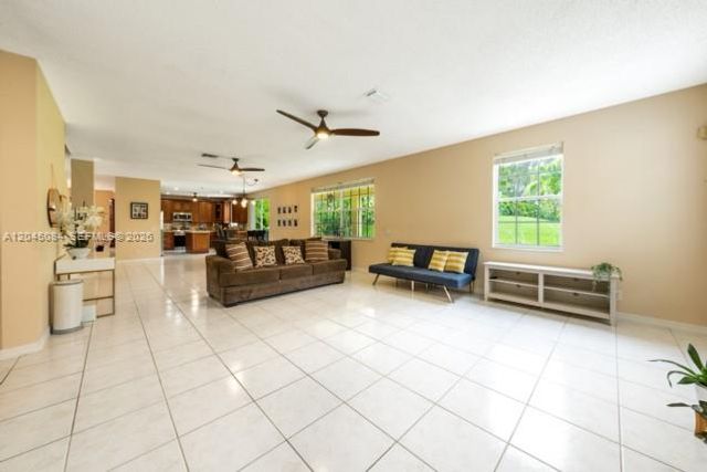 3745 Heron Ridge Ln 3745, Weston, FL 33331
