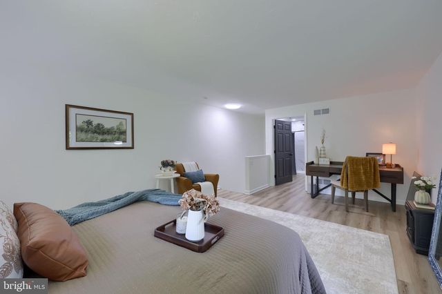 1321 VALLEY VIEW RD, York, PA 17403
