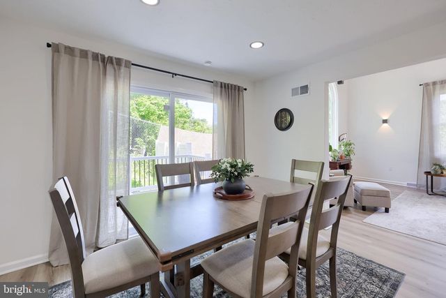 1321 VALLEY VIEW RD, York, PA 17403