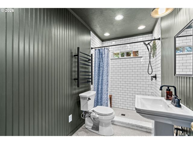 90798 ALVADORE Rd, Junction City, OR 97448