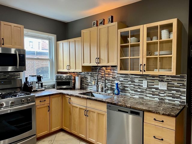 72 Bakersfield St 1, Boston, MA 02125