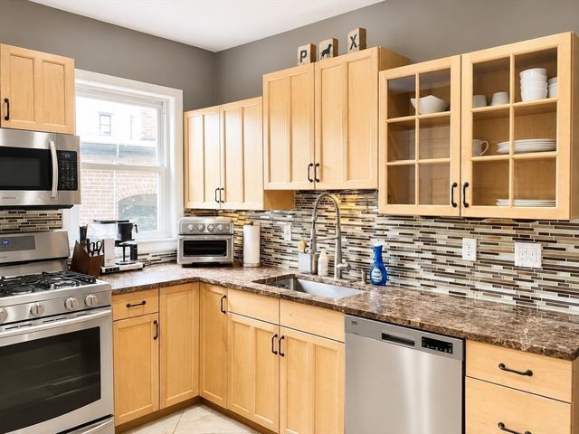 72 Bakersfield St 1, Boston, MA 02125