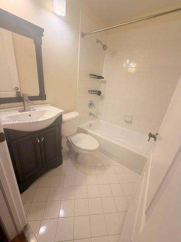 11440 NW 50th Ter, Doral, FL 33178
