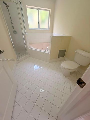 11440 NW 50th Ter, Doral, FL 33178