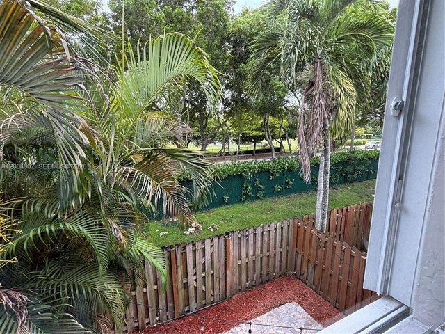11440 NW 50th Ter, Doral, FL 33178