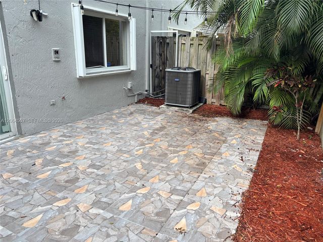 11440 NW 50th Ter, Doral, FL 33178