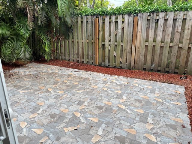11440 NW 50th Ter, Doral, FL 33178