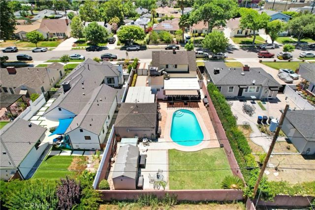 124 S Beachwood, Burbank, CA 91506