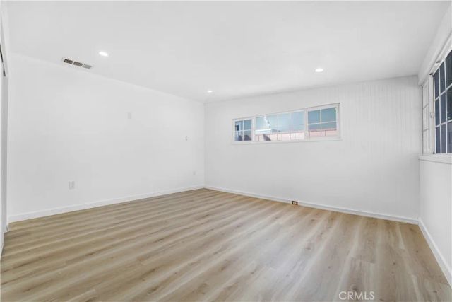 124 S Beachwood, Burbank, CA 91506
