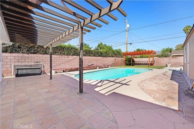 124 S Beachwood, Burbank, CA 91506