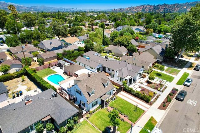124 S Beachwood, Burbank, CA 91506