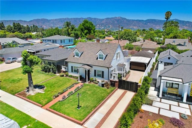 124 S Beachwood, Burbank, CA 91506