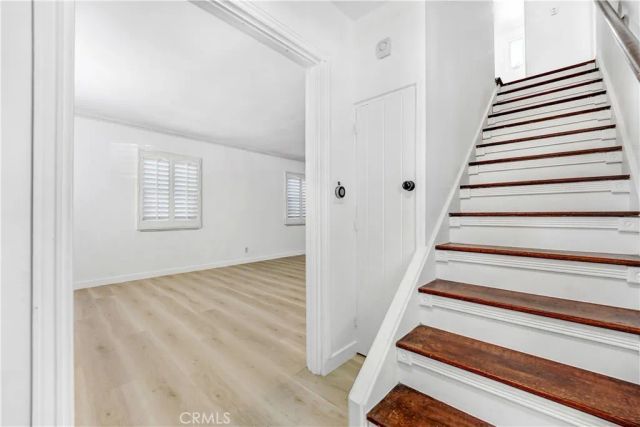 124 S Beachwood, Burbank, CA 91506