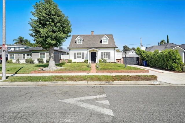 124 S Beachwood, Burbank, CA 91506