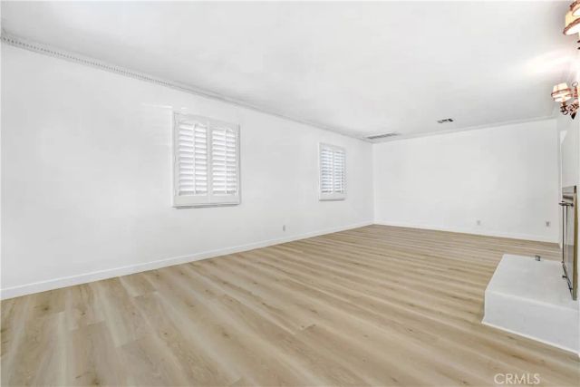 124 S Beachwood, Burbank, CA 91506