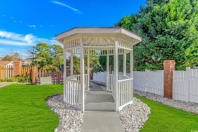 502 Lakeshore Dr., Surfside Beach, SC 29575