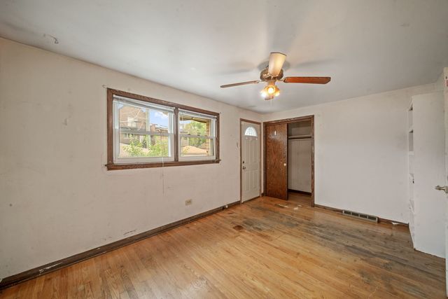3753 S Emerald Avenue, Chicago, IL 60609