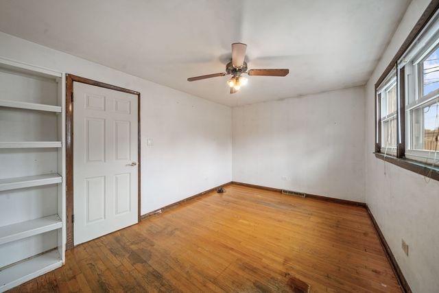 3753 S Emerald Avenue, Chicago, IL 60609